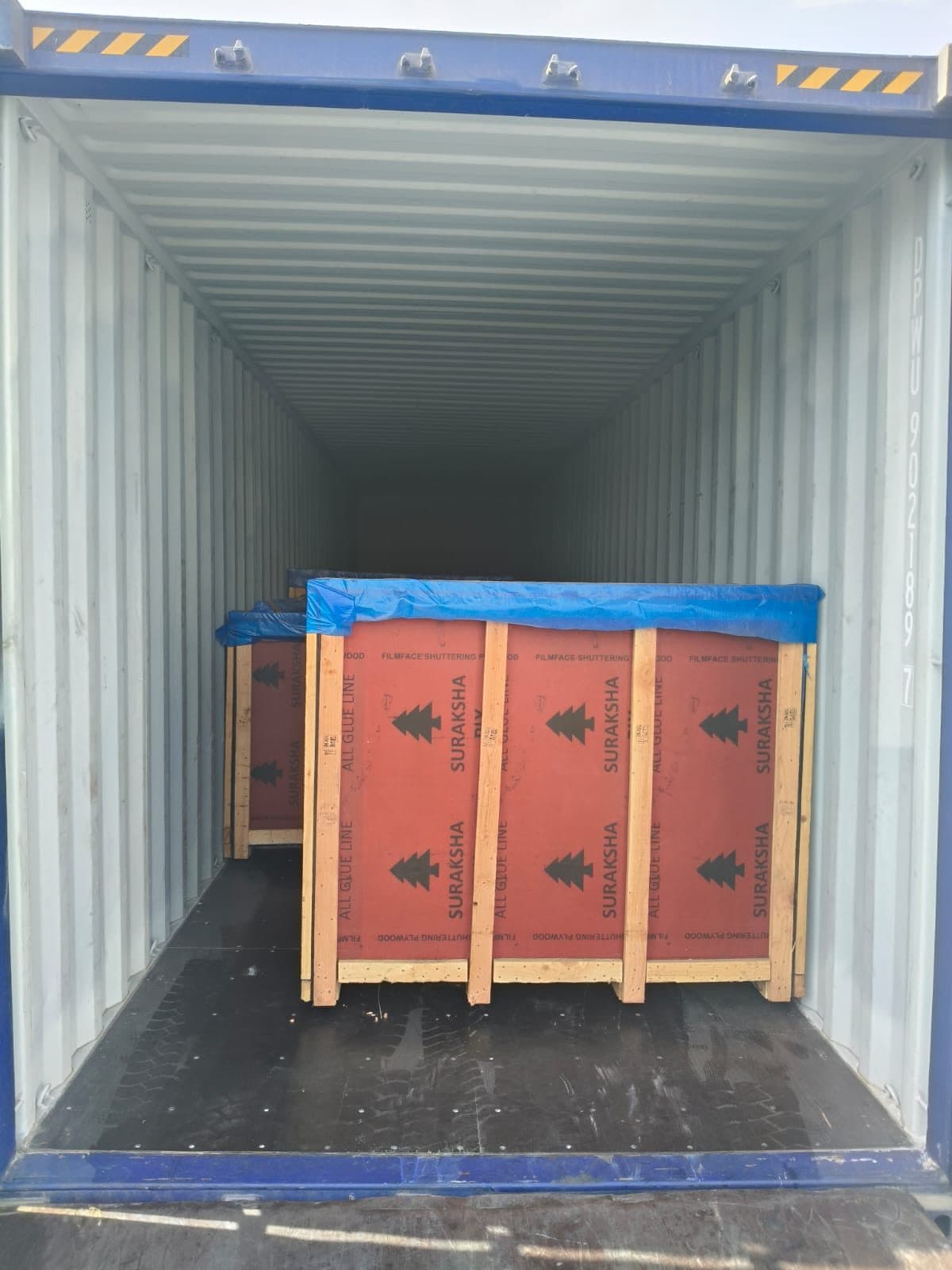 Container stuffing and destuffing attendance in Mundra, photograph 2