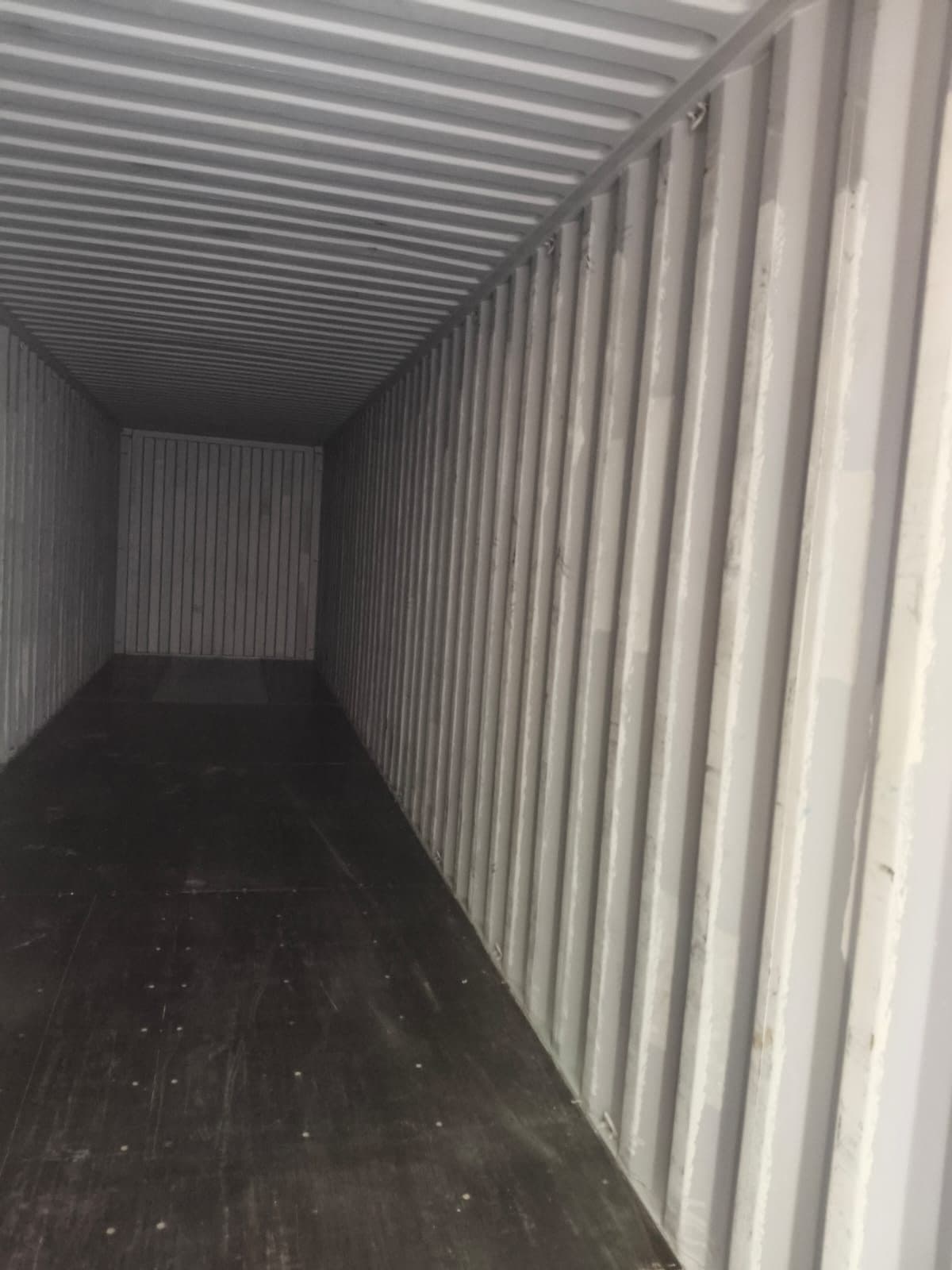 Empty container inspection in Mundra, photograph 1
