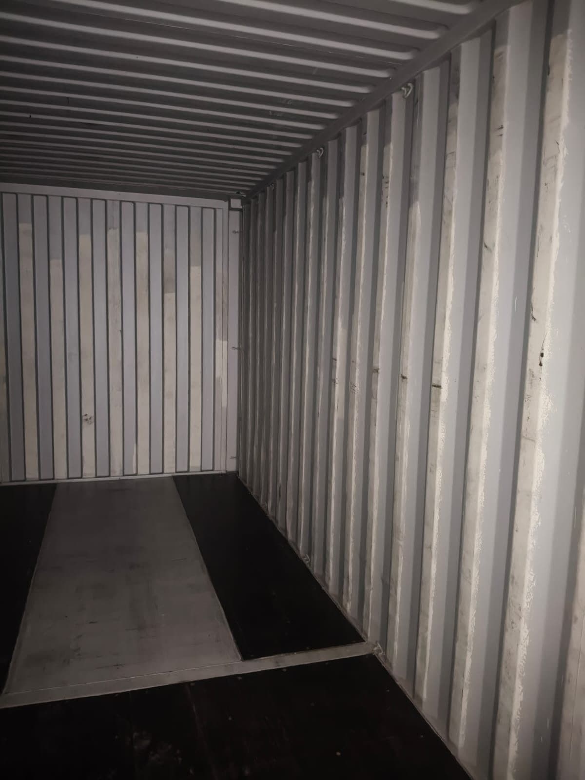 Empty container inspection in Mundra, photograph 6